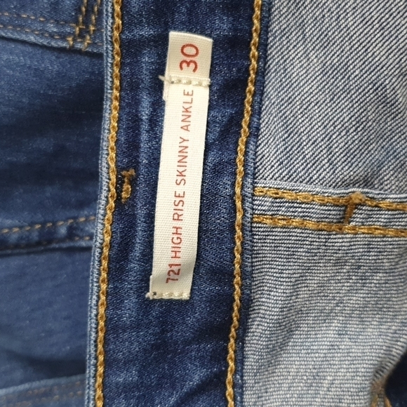 Levi's 721 High Rise Skinny Ankle Distressed Jeans - Picture 6 of 14